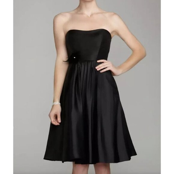 Davids Bridal Women's Black Strapless Taffeta Dress Feather Detail Size 10 369 - Picture 2 of 10